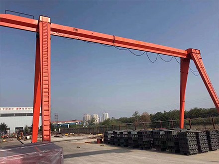 電動葫蘆單主梁門式起重機