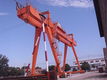 雙主梁門式起重機(jī)